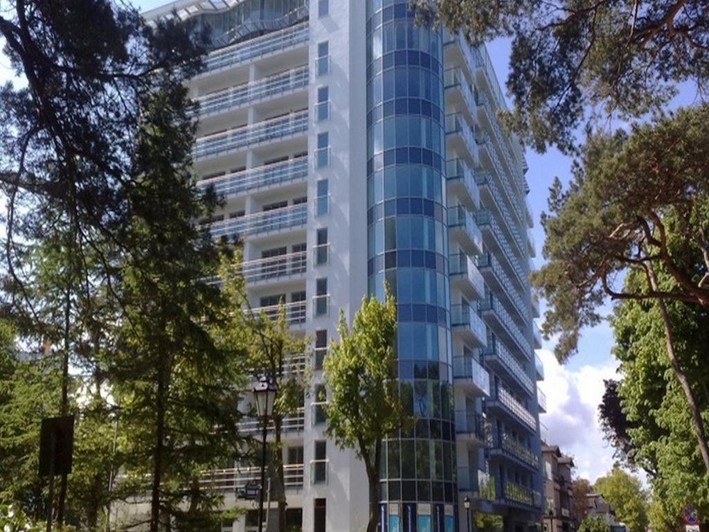 Apartament 208 *